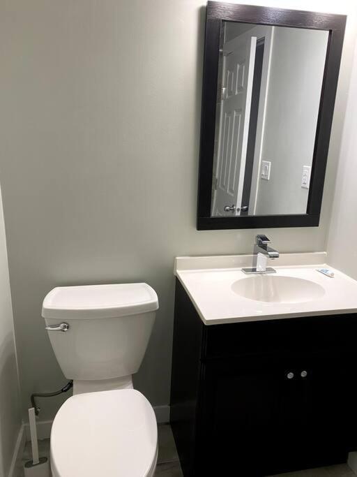 Beautiful And Spacious 1 Room In A Very Quiet Area Airdrie Exterior foto